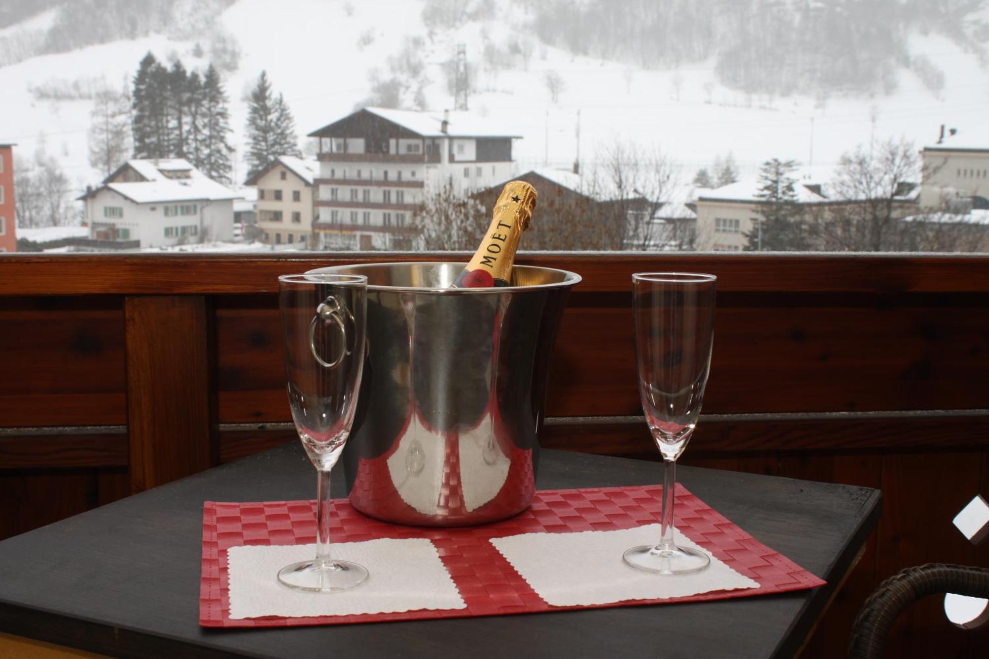 Grichting Hotel & Serviced Apartments Leukerbad Exterior photo