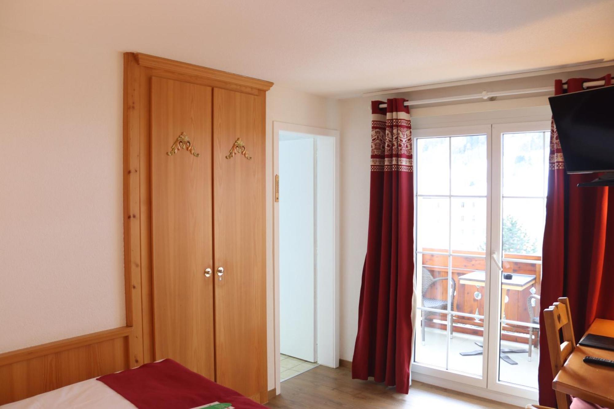 Grichting Hotel & Serviced Apartments Leukerbad Exterior photo
